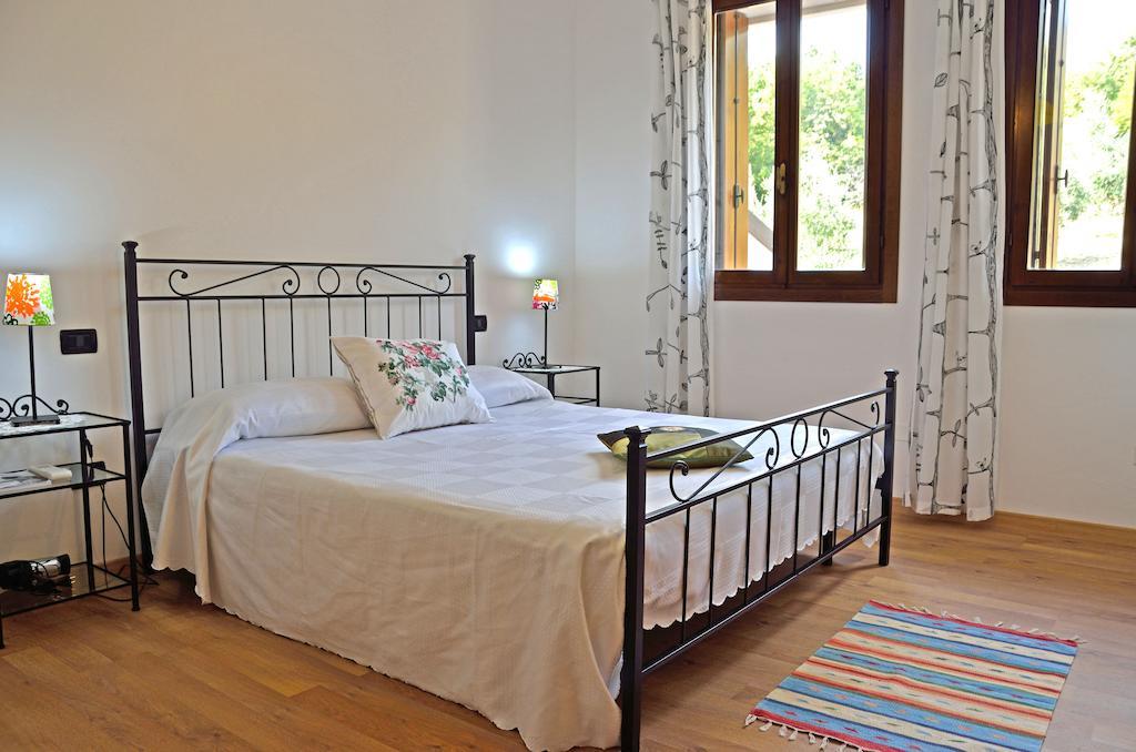 Bed and Breakfast Paglia E Fieno Villaga Habitación foto